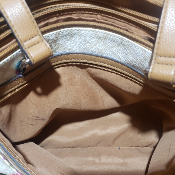 White Multi-compartment Floral Shoulder Bag - Picture 5 of 9